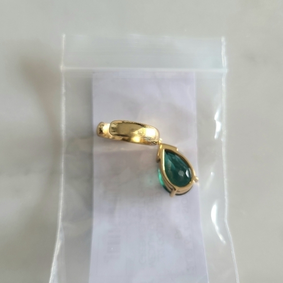 Cornelia Webb 24K Goldplated Quartz Ear Cuff, Emerald, NWT - Picture 9 of 16
